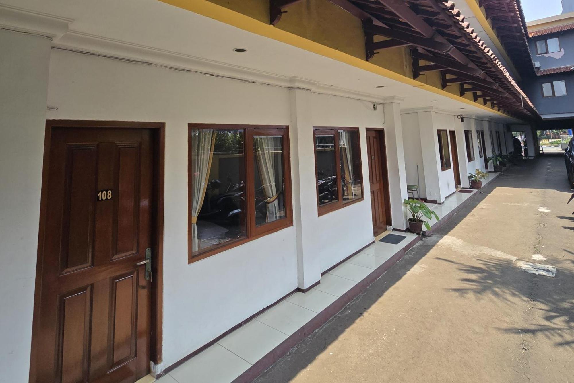 Hotel Maxim Kwitang Cakarta Dış mekan fotoğraf