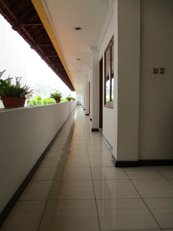 Hotel Maxim Kwitang Cakarta Dış mekan fotoğraf