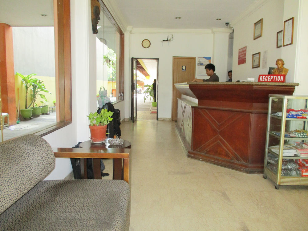 Hotel Maxim Kwitang Cakarta Dış mekan fotoğraf