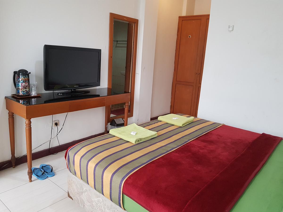 Hotel Maxim Kwitang Cakarta Dış mekan fotoğraf