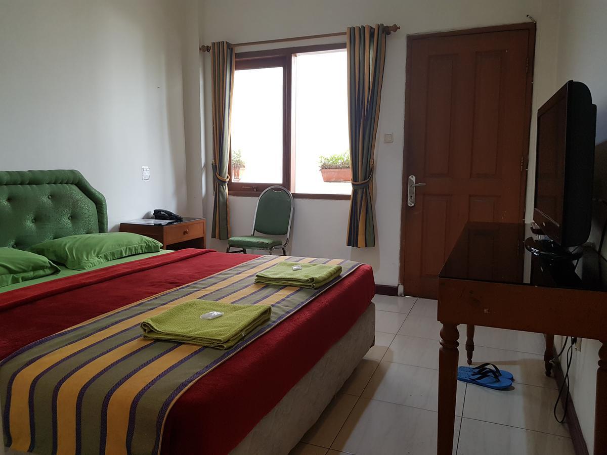 Hotel Maxim Kwitang Cakarta Dış mekan fotoğraf
